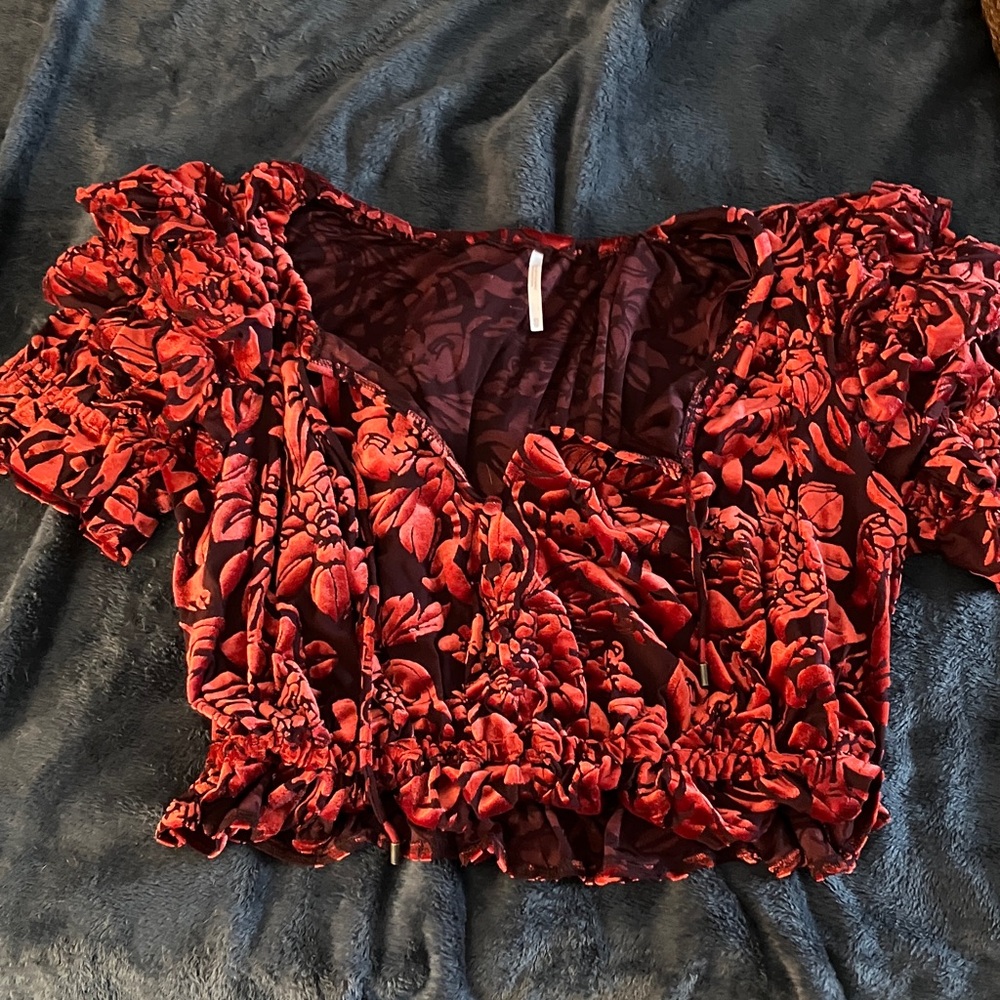 💜3/$20 Cute floral velour crop top xs